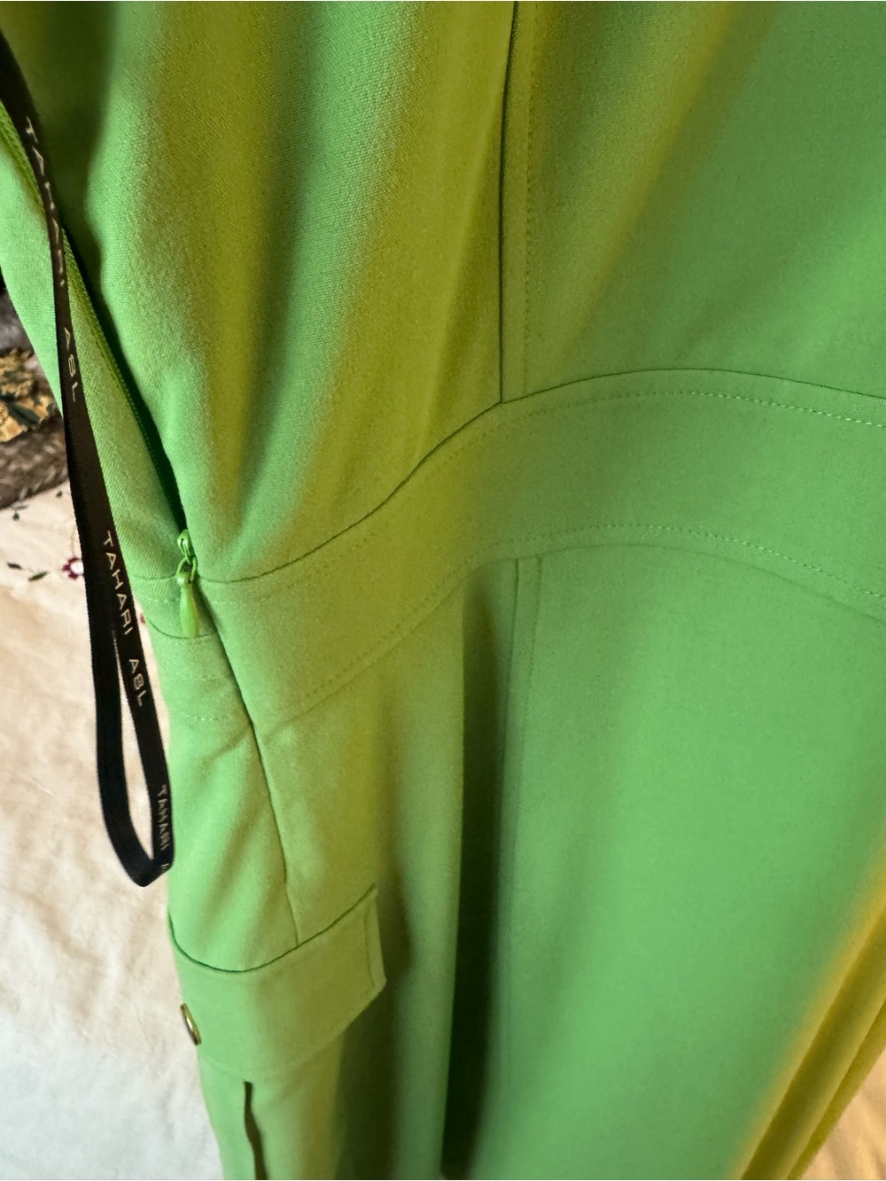 Tahari ASL Lime Green Sleeveless Cargo Pocket Dress with Gold Hardware - Picture 7 of 7